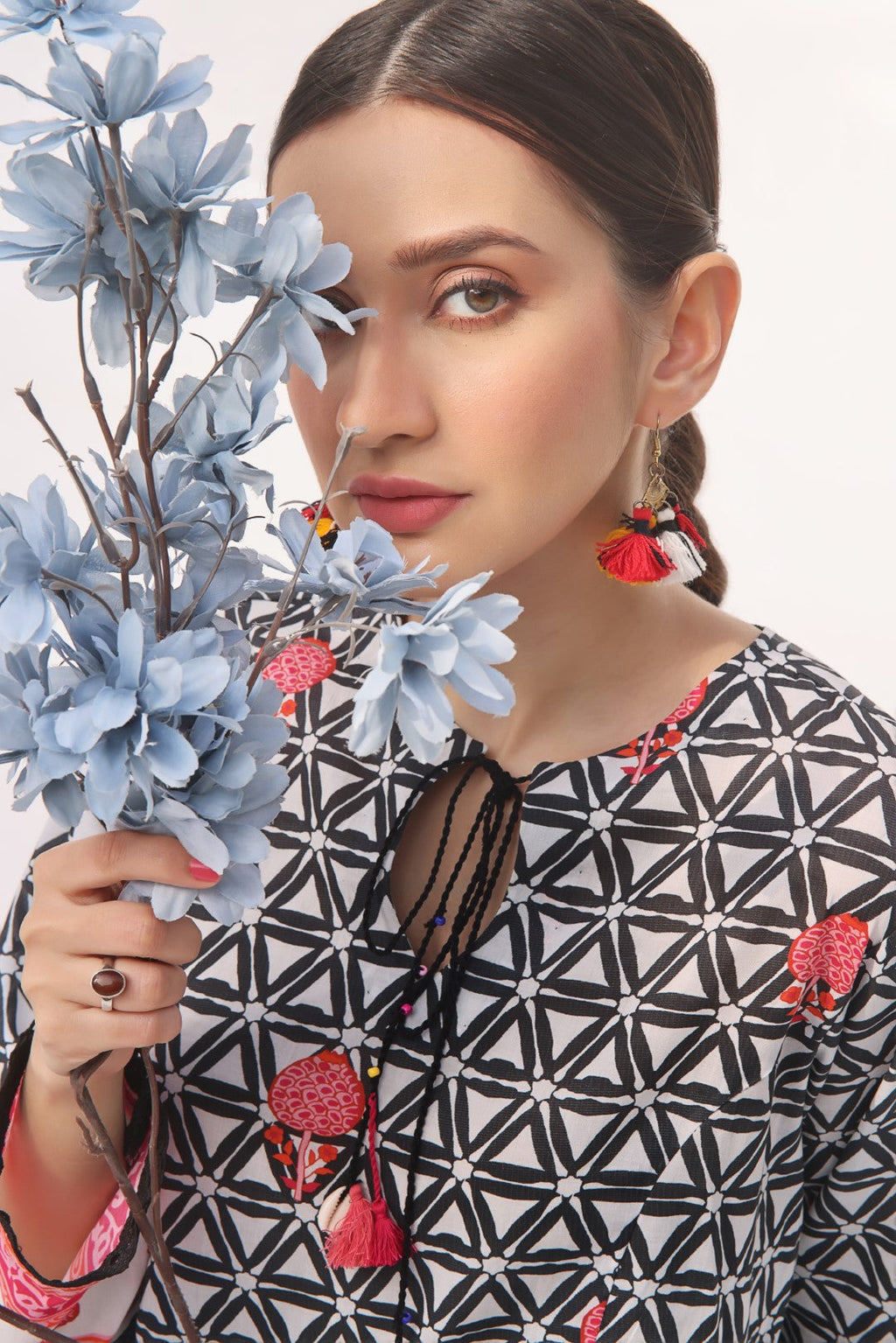 1Pc Printed Unstitched Lawn Black - OLK-6135-A