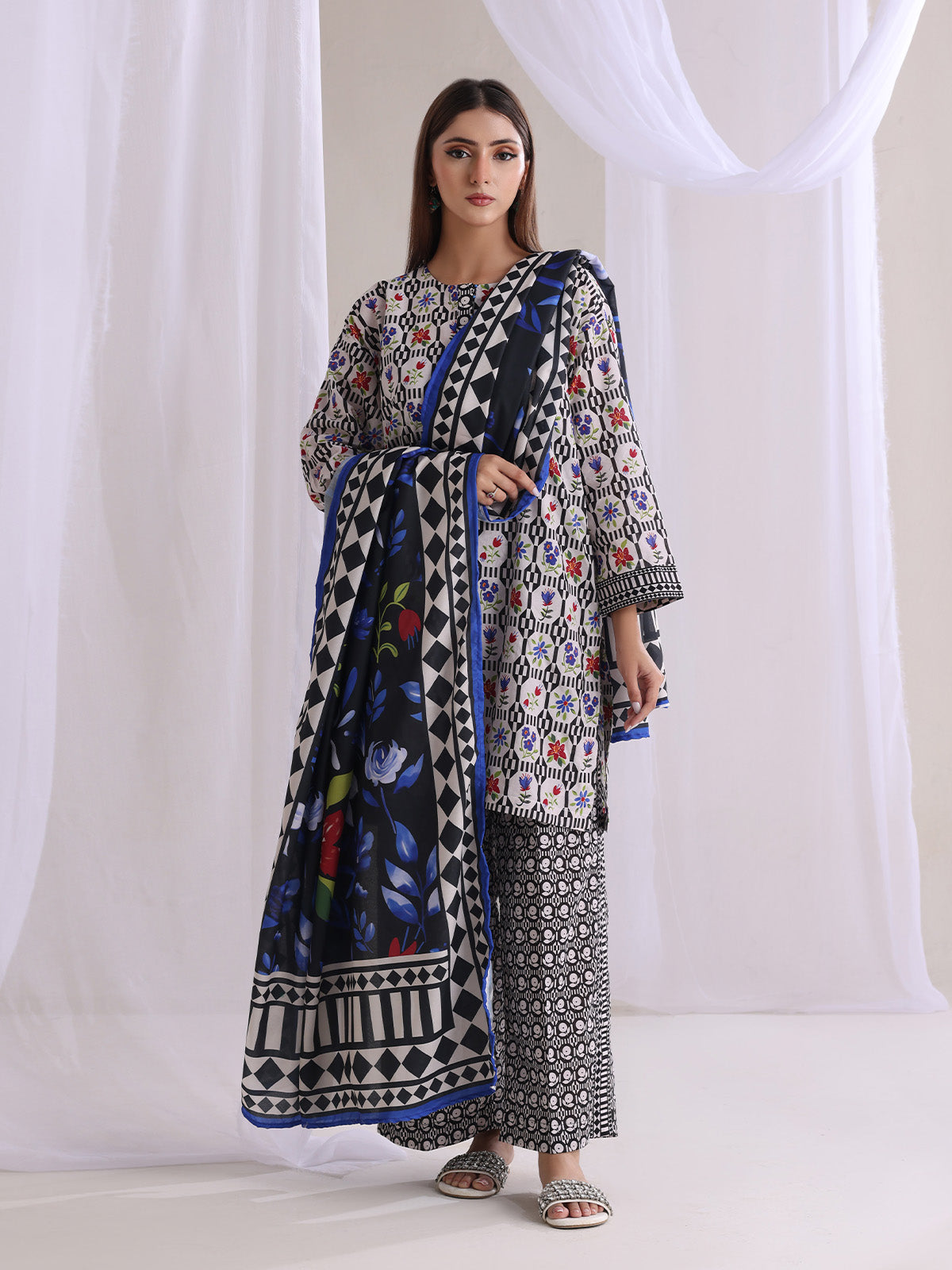 3Pc Printed Pret Suit Lawn Black - OW3P-2505026