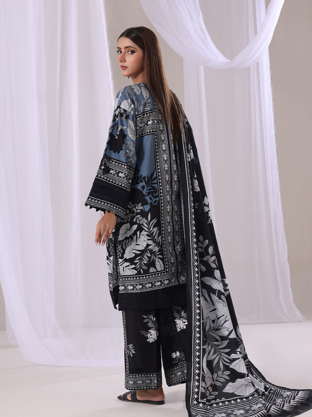 3Pc Printed Pret Suit Lawn Grey - OW3P-2505012