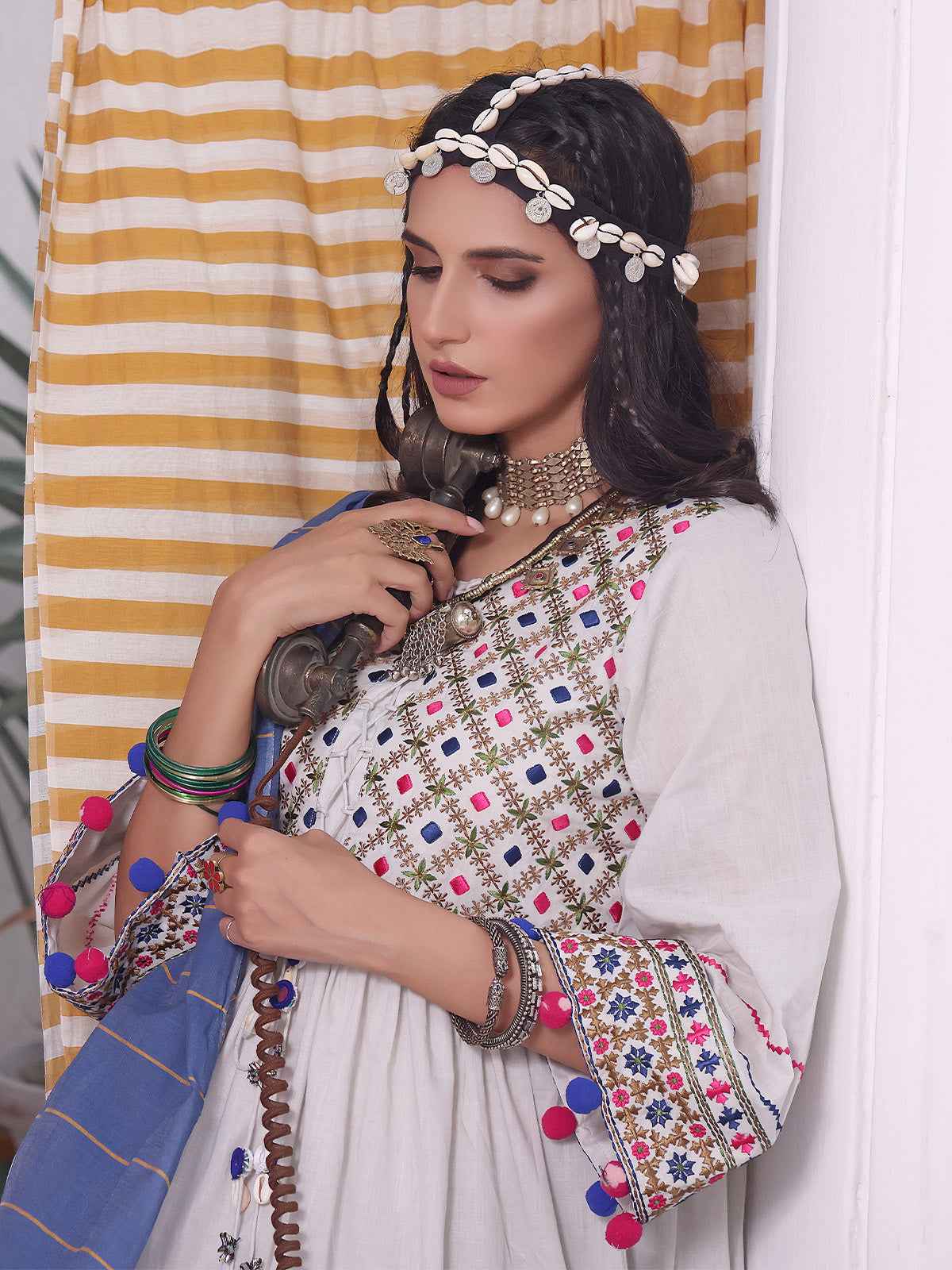 3Pc Embroidered Unstitched Lawn Light Grey - OLE3P-6005-A