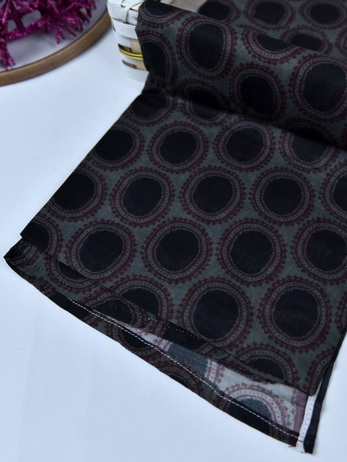 1Pc Printed Pret Dupatta Lawn Black & Maroon - OWDT-2411037-1