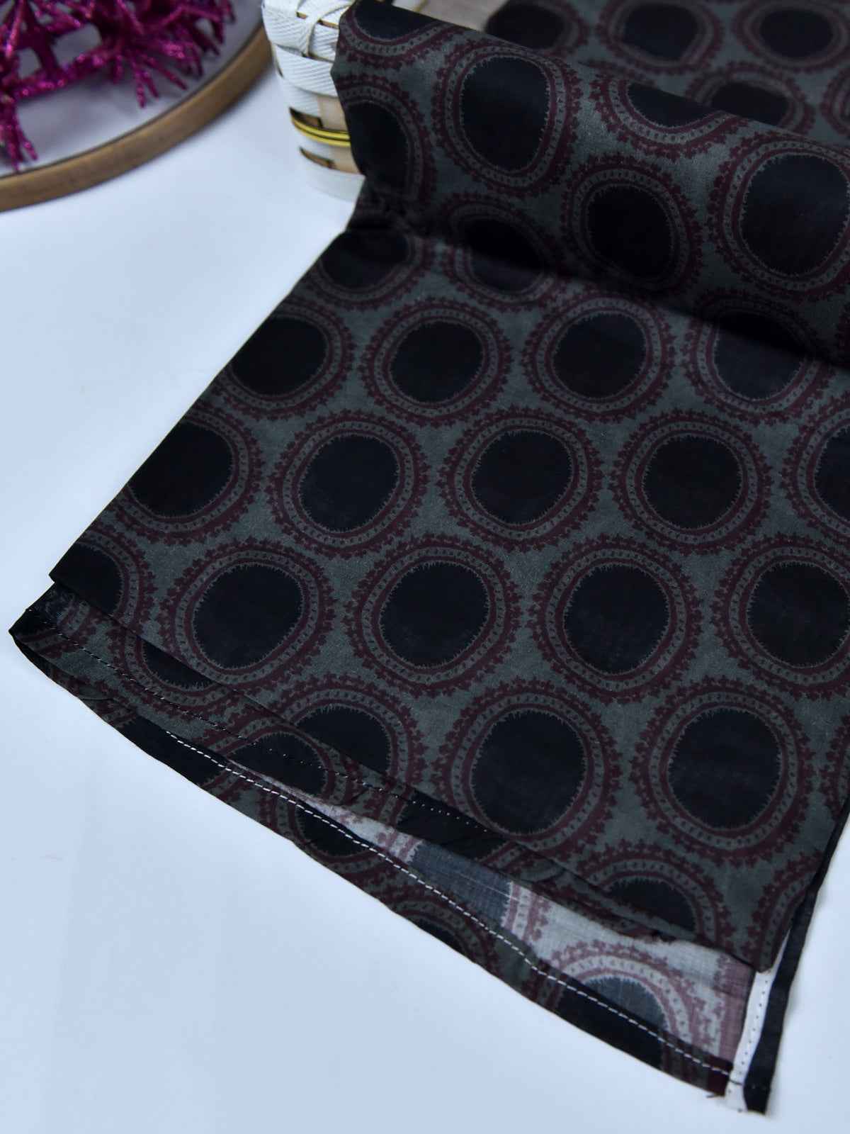 1Pc Printed Pret Dupatta Lawn Black & Maroon - OWDT-2411037-1