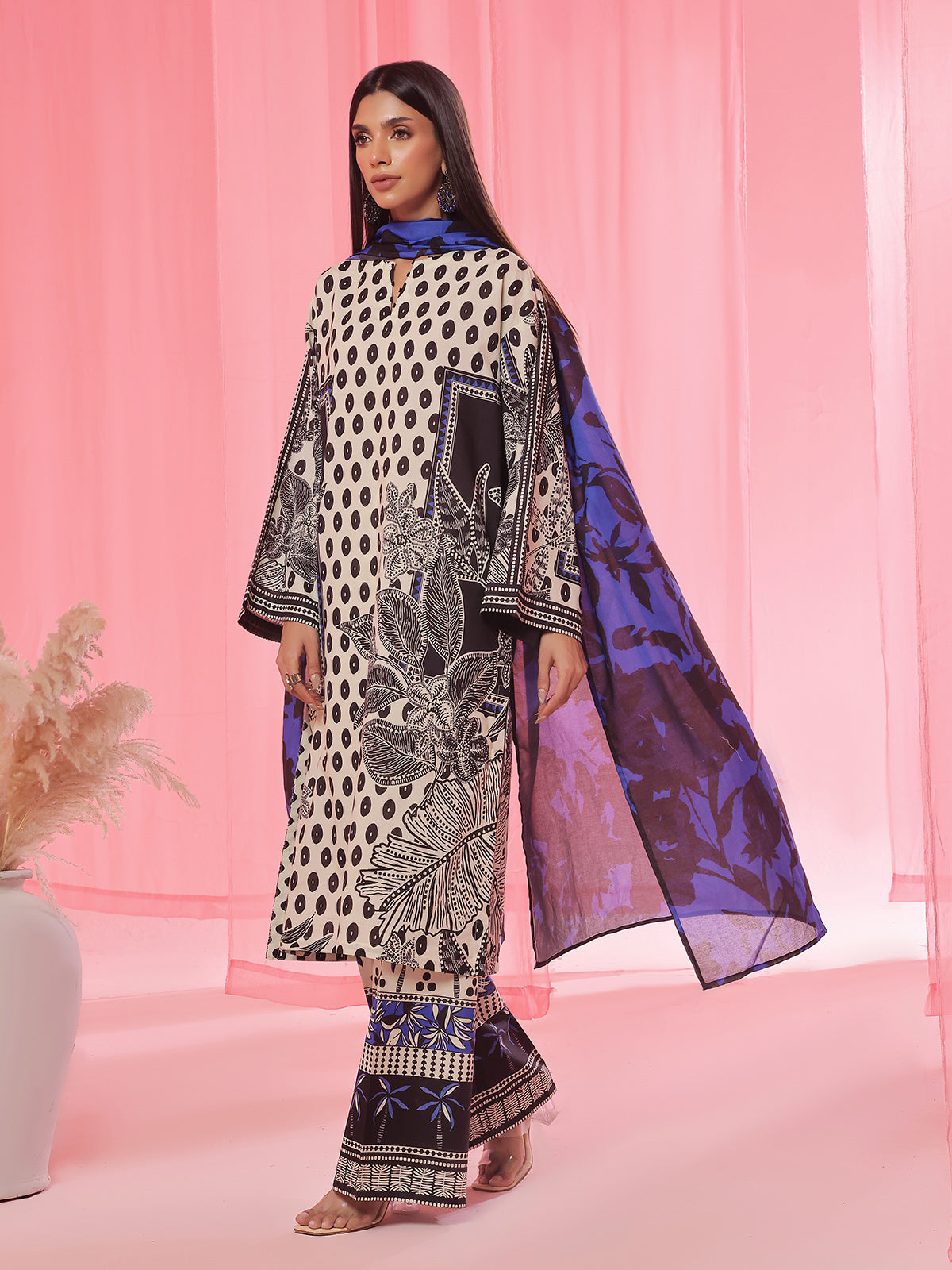 3PCs Printed Pret Suit Lawn Black - OW3P-2504002